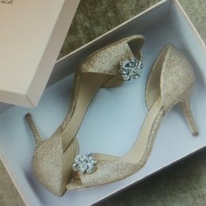Badgley Mischka "Hays" Jewel Line gold heels 7.5